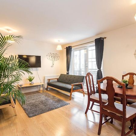 Elegant 2 Bedroom City Centre Apartment - Free Parking - Private Balcony Edinburgh Luaran gambar